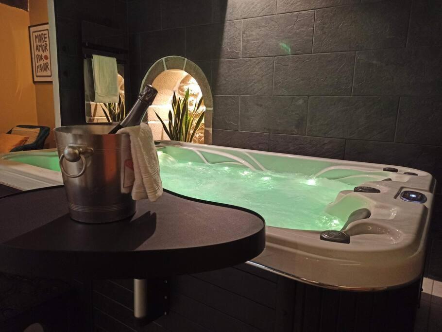 L'Etreinte, Gite De Charme Avec Jacuzzi Interieur Et Sauna Guéméné-sur-Scorff Dış mekan fotoğraf